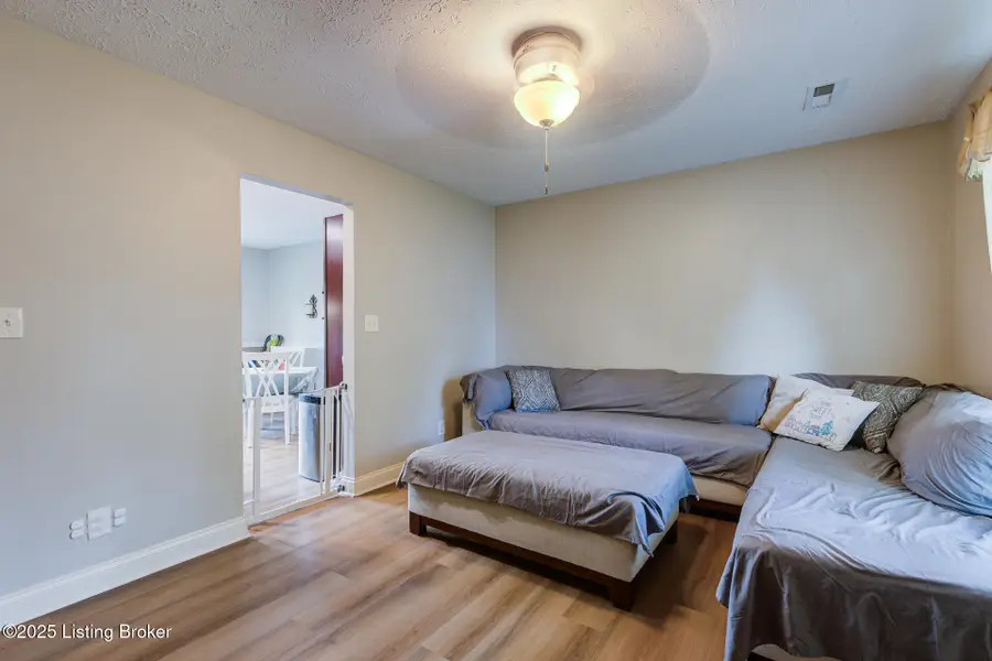 1610 Rhode Ct, La Grange, KY 40031 - #2