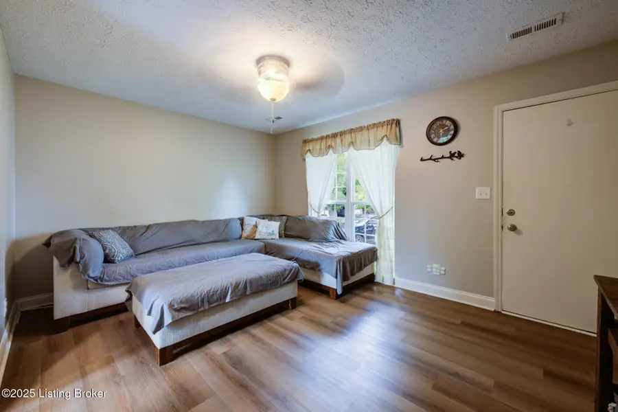 1610 Rhode Ct, La Grange, KY 40031 - #3