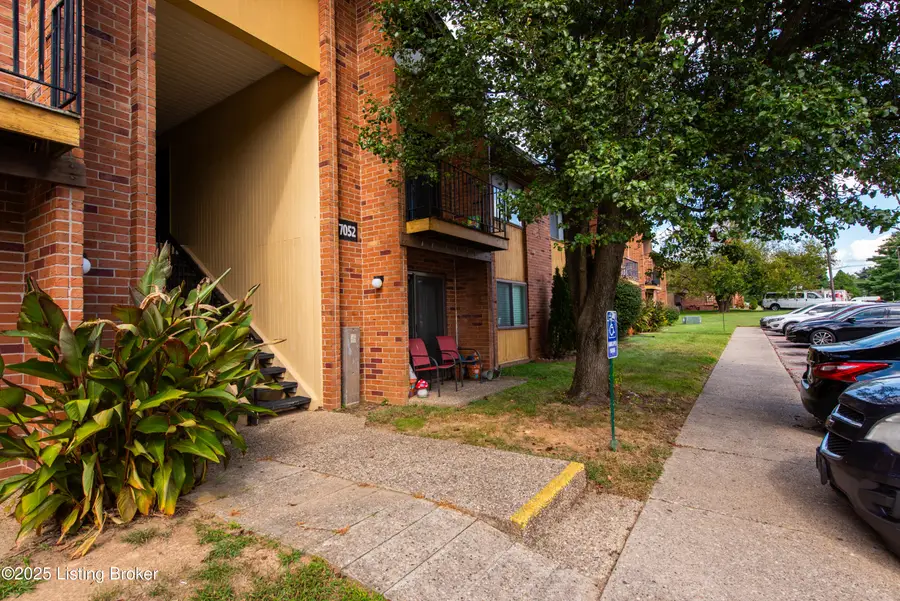 7052 Wildwood Cir #APT 105, Louisville, KY 40291 - #3