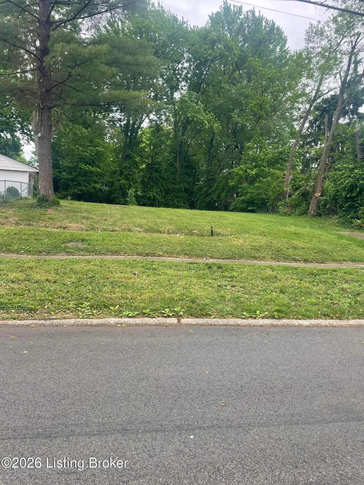 5703 Ridgecrest Rd, Louisville, KY 40218 - #1