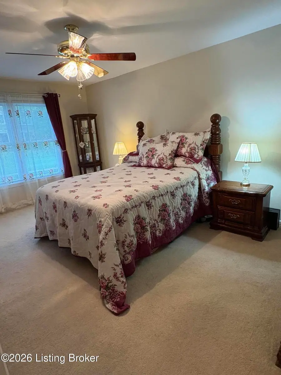 613 Darnay Pl, Louisville, KY 40245 - #3