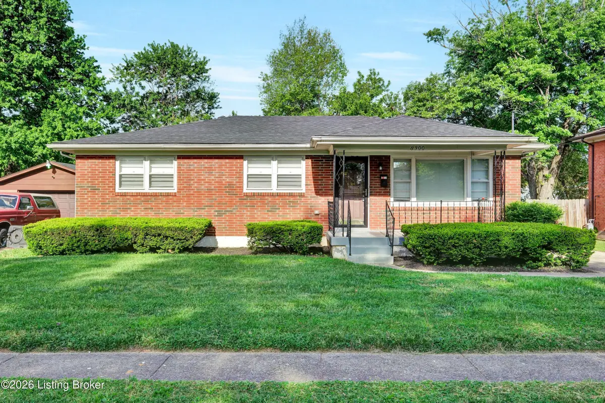 8300 Gloxinia Dr, Louisville, KY 40258 - #1