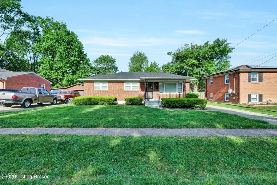 8300 Gloxinia Dr, Louisville, KY 40258 - #2