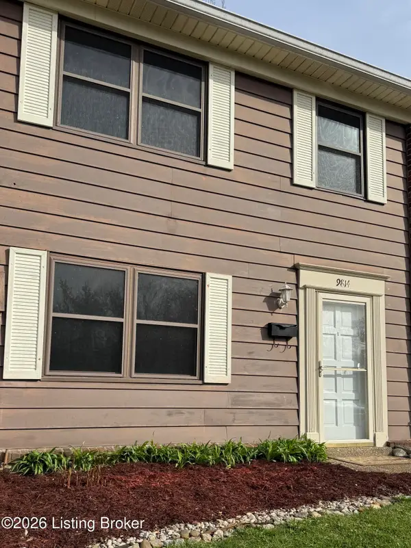 9814 Oakshire Dr, Jeffersontown, KY 40299