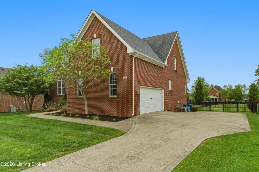 505 Hemingway Ct, Shelbyville, KY 40065 - #3