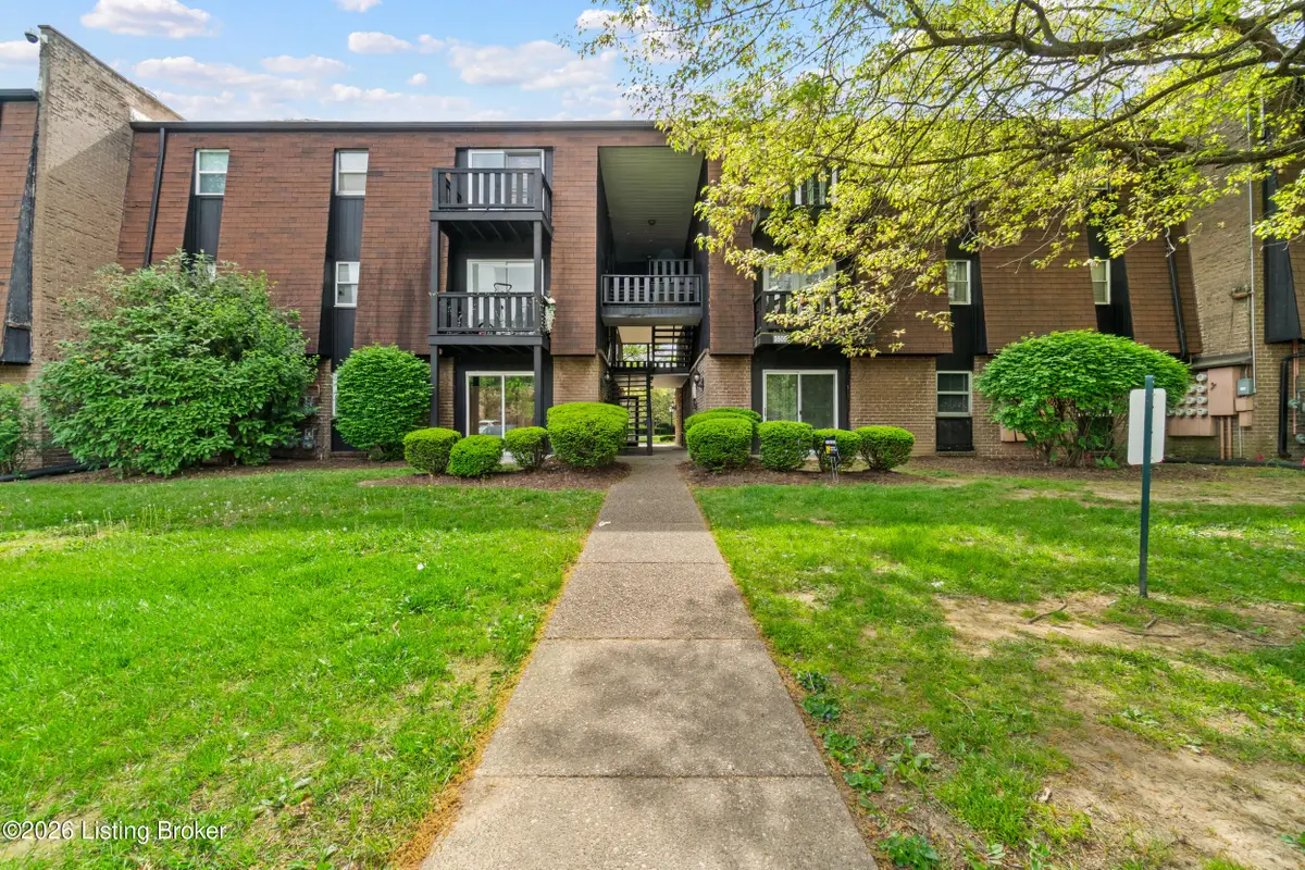3505 Lodge Ln #APT 210, Louisville, KY 40218 - #1