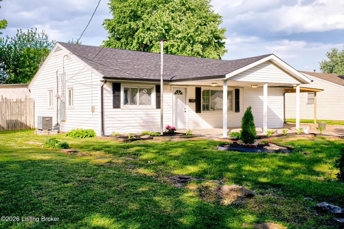 7301 Watson Ln, Louisville, KY 40272 - #1