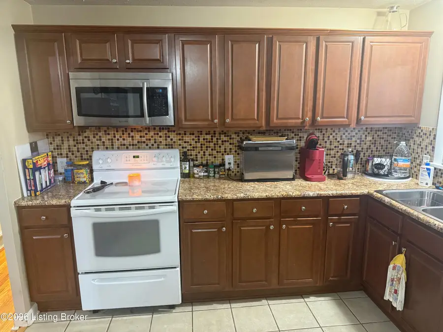 9412 Plumwood Rd, Louisville, KY 40291 - #3