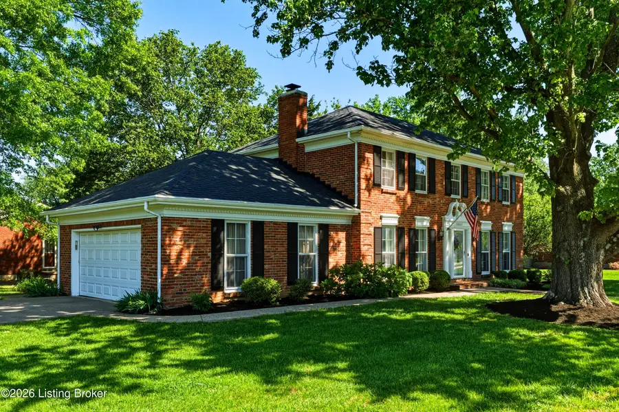 10801 Tattenham Ln, Douglass Hills, KY 40243 - #2