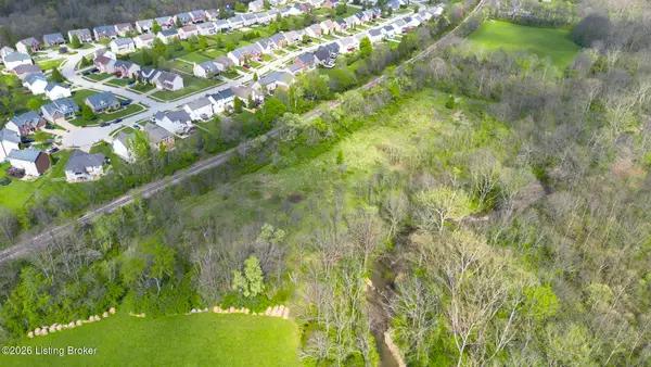 99 R Hobbs Ln, Louisville, KY 40023