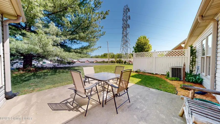 2122 Pickwick Dr, New Albany, IN 47150 - #3