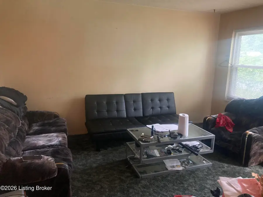 9722 Scarborough Ave, Louisville, KY 40272 - #2