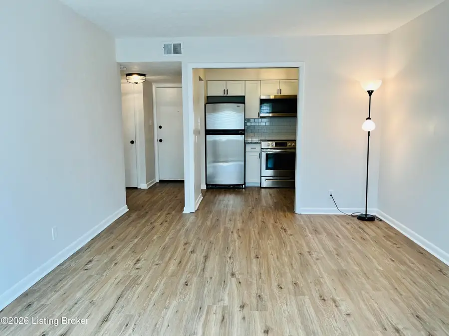 1935 Gardiner Ln #APT F92, Louisville, KY 40205 - #3