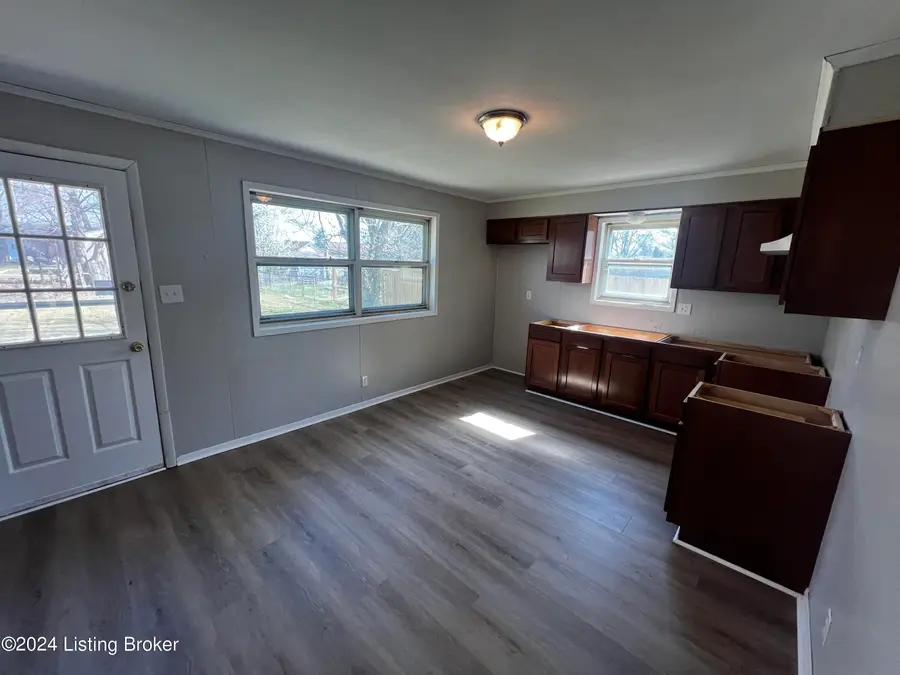 6705 Stana Dr, Louisville, KY 40258 - #3