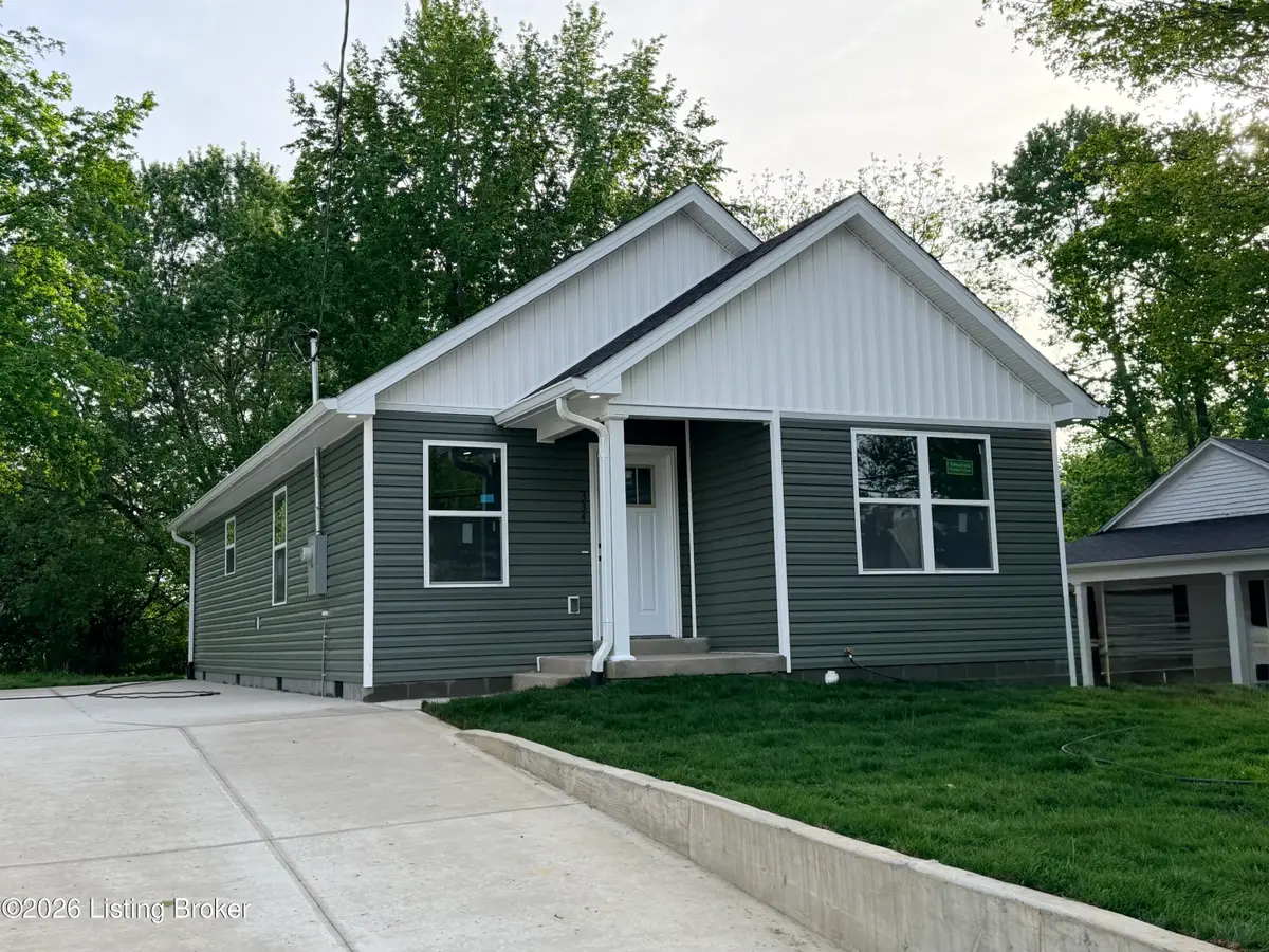 334 S Greensburg St, Hodgenville, KY 42748 - #1