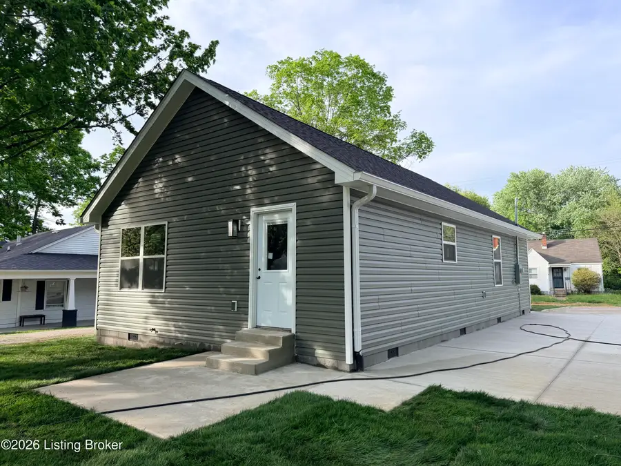 334 S Greensburg St, Hodgenville, KY 42748 - #3