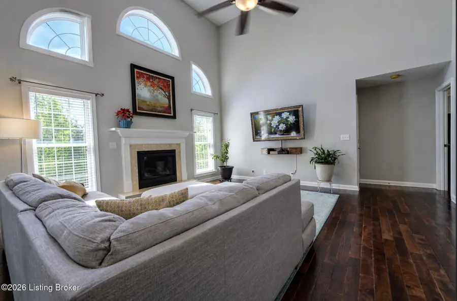 2109 Oakford Ct, La Grange, KY 40031 - #2