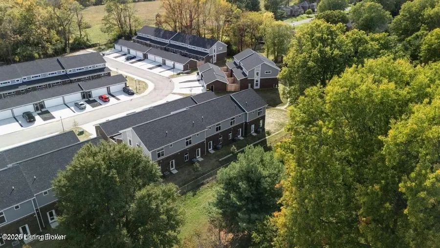 611 Burnett Farm Ln, Douglass Hills, KY 40243 - #2