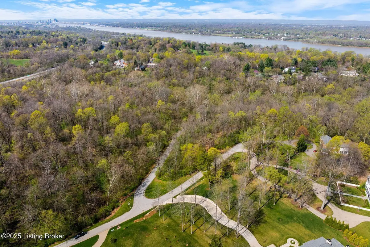 3136 Blackberry Hill Rd, Glenview, KY 40025 - #1