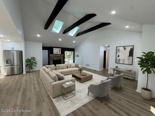 805 Sandness Ct, Louisville, KY 40243