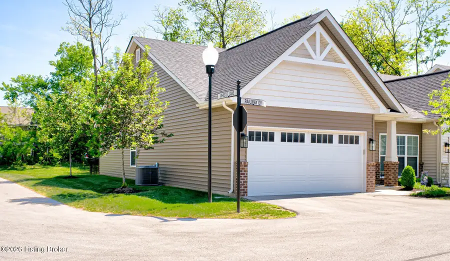 413 Railway Dr, Lyndon, KY 40222 - #3