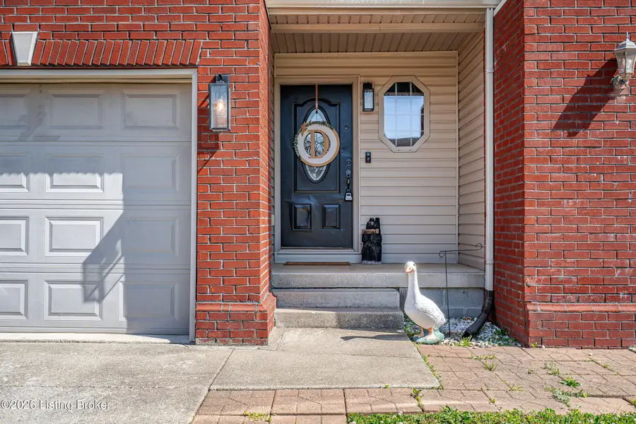 153 Twin Lakes Dr, Vine Grove, KY 40175 - #2