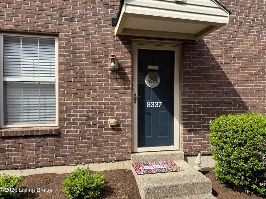 8337 Grand Trevi Dr, Louisville, KY 40228 - #2