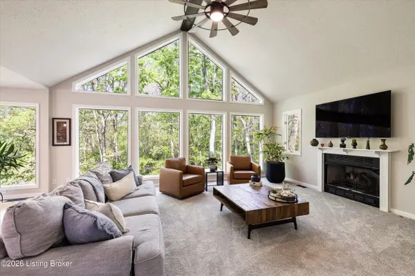 170 Hidden Valley Dr, Fisherville, KY 40023