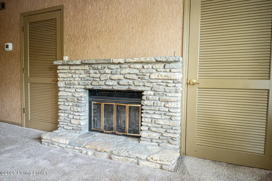 614 Ledgeview Park Dr, Louisville, KY 40206 - #3