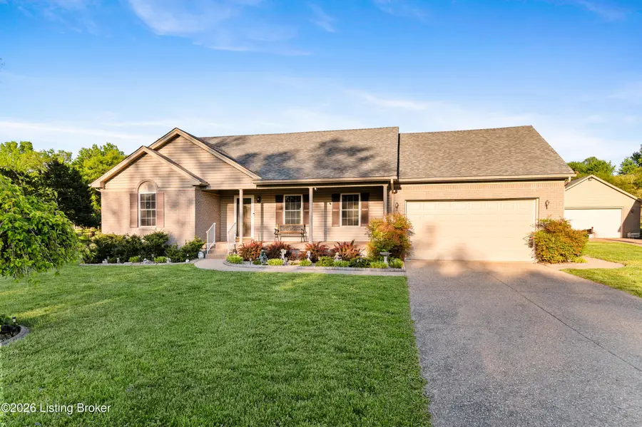 146 N Kristal Springs Dr, Shepherdsville, KY 40165 - #2