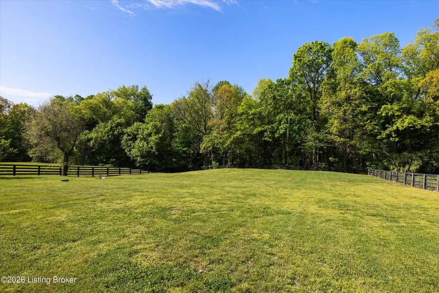 377 Grand Ave, Shepherdsville, KY 40165 - #2