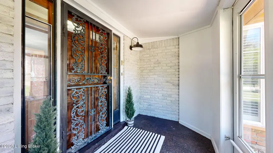 10706 Blackwood Rd, Jeffersontown, KY 40299 - #2