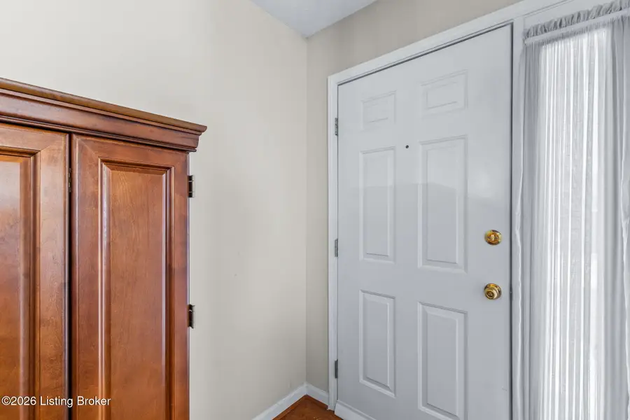 1708 Eagle Nest Way, Lyndon, KY 40222 - #3