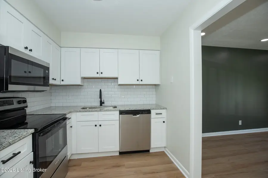 1935 Gardiner Ln #H124, Louisville, KY 40205 - #3