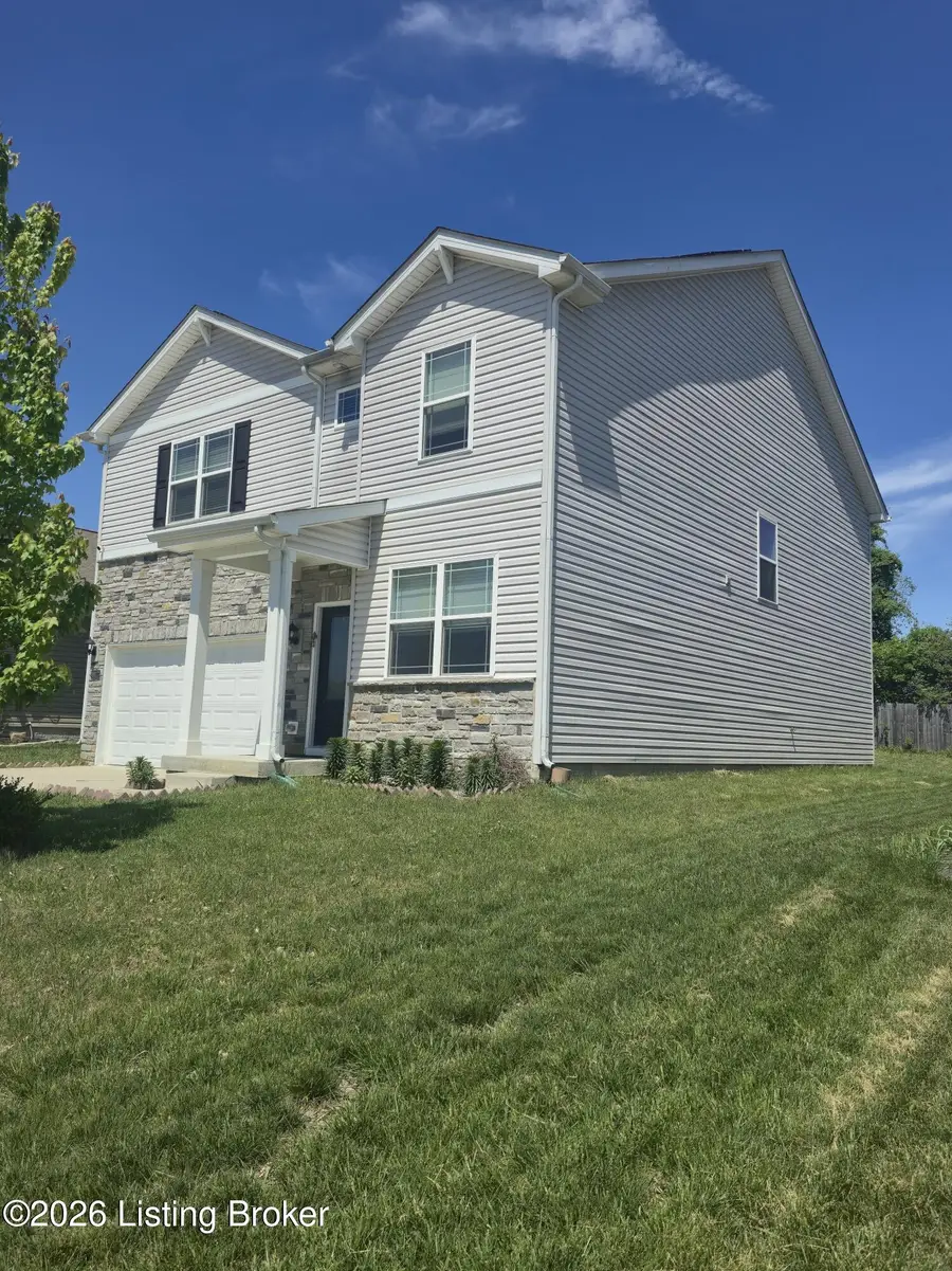 8017 Cedar Meadows Ln, Louisville, KY 40229 - #2