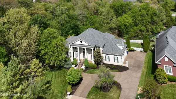 18901 Ridgeleigh Ln, Louisville, KY 40245