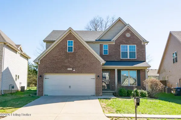 8905 Talon Ridge Dr, Louisville, KY 40229