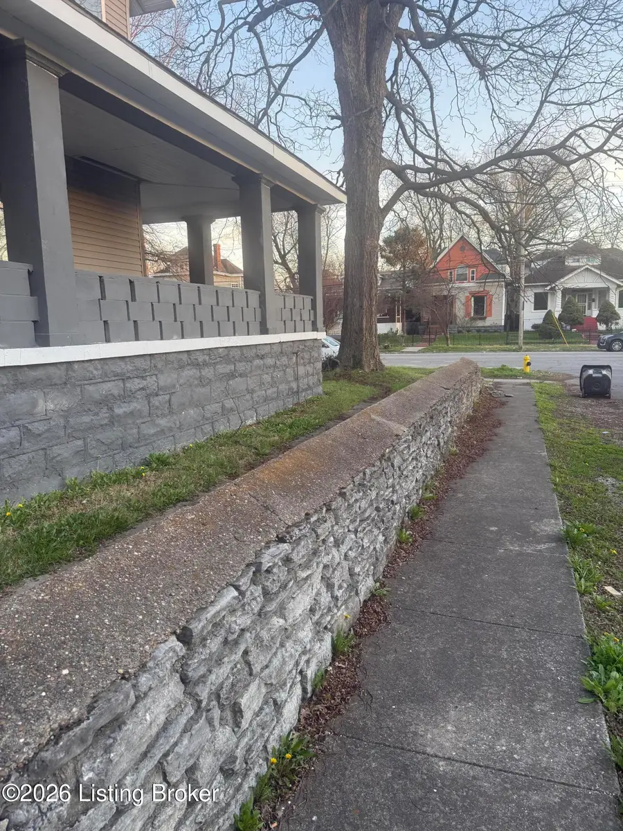 3711 W Broadway, Louisville, KY 40211 - #3