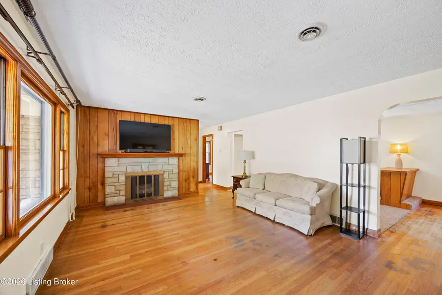 6707 Norway Dr, Louisville, KY 40214 - #2