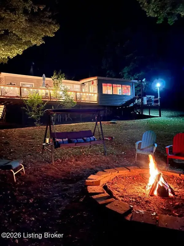 360 Maple Dr, Scottsville, KY 42164