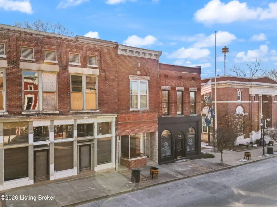 192 S Main St, Versailles, KY 40383 - #2