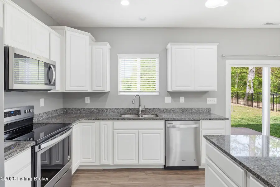 12052 Parkview Trace Dr, Louisville, KY 40229 - #3