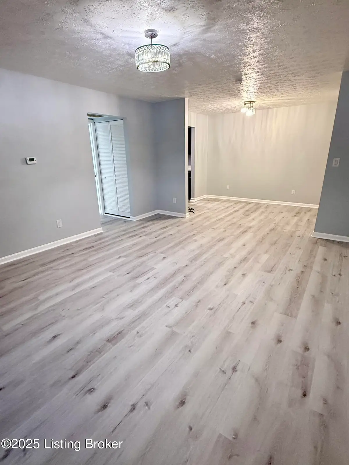 3504 Lodge Ln #APT 330, Louisville, KY 40218 - #1