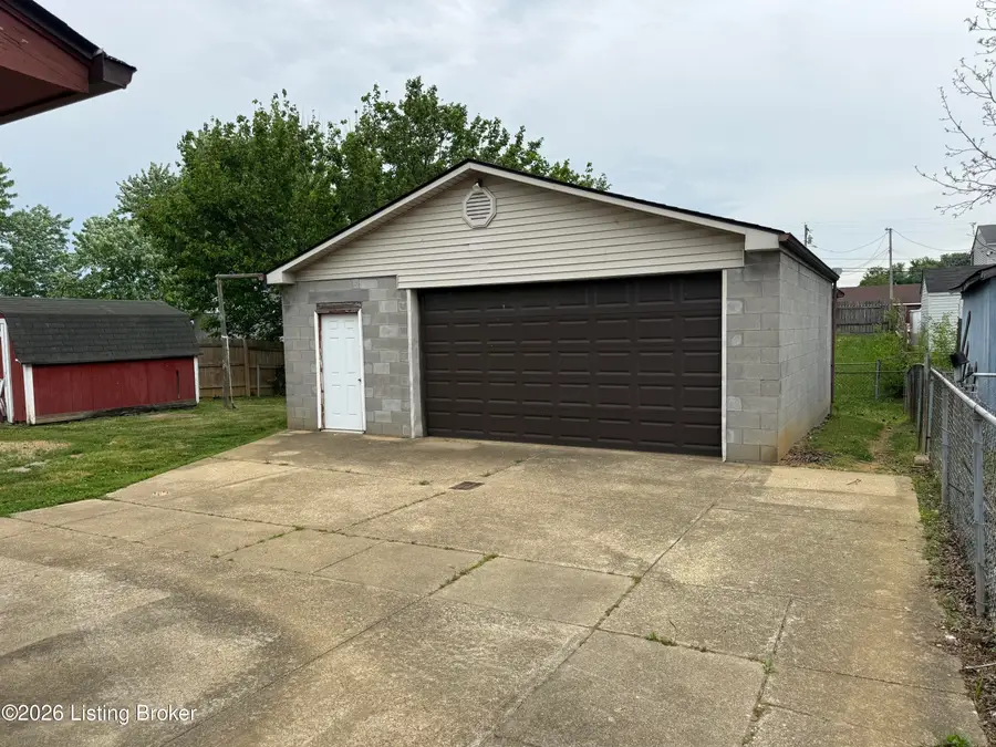 3713 Arcadia Ct, Louisville, KY 40229 - #2