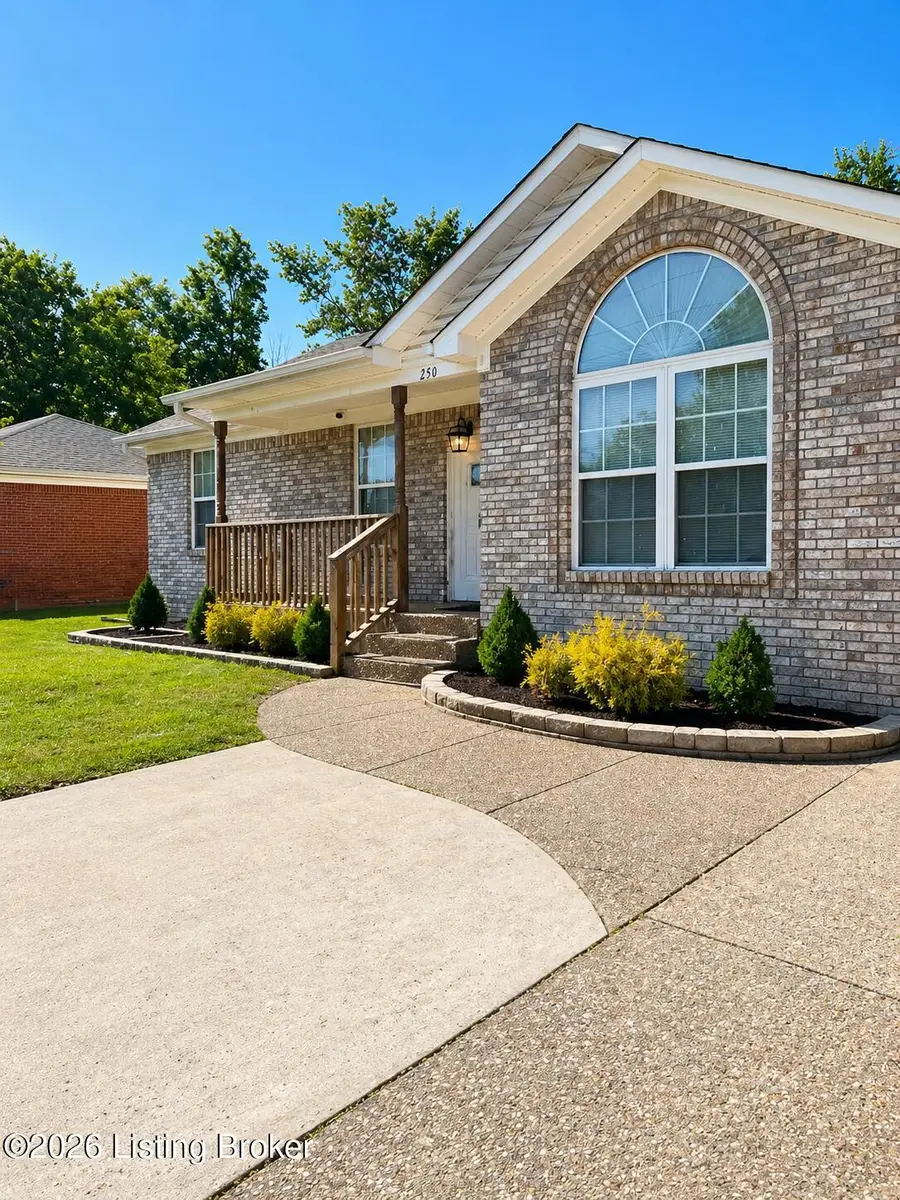 250 4th Ave, Shepherdsville, KY 40165 - #3