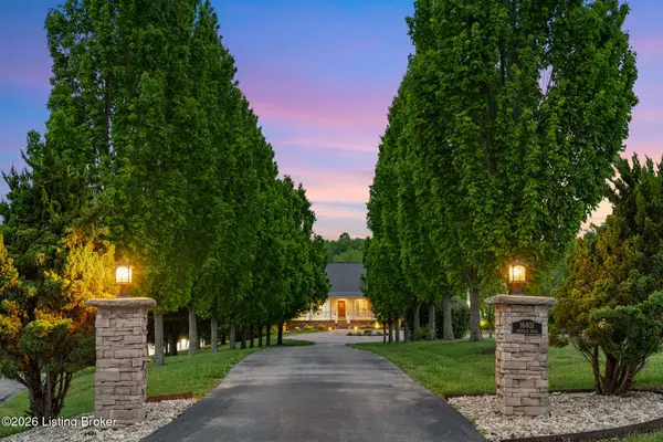 16401 Emerald Hills Ln, Louisville, KY 40299