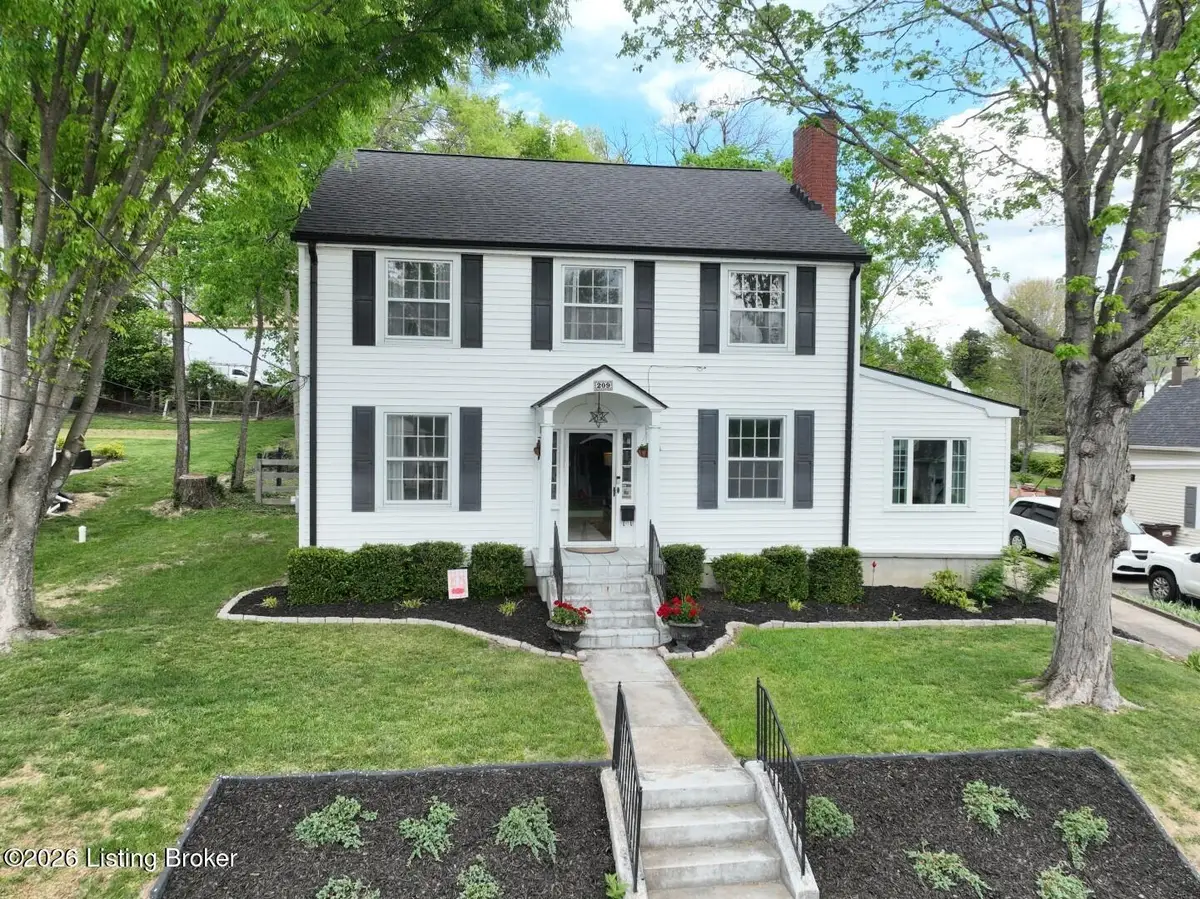 209 E Virginia Ave, Springfield, KY 40069 - #1