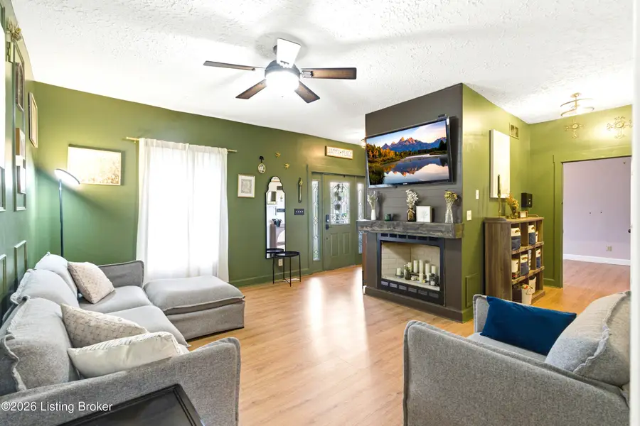 314 E Main St, Simpsonville, KY 40067 - #2