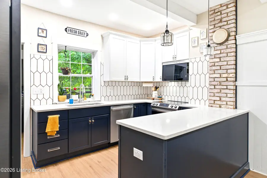 314 E Main St, Simpsonville, KY 40067 - #3