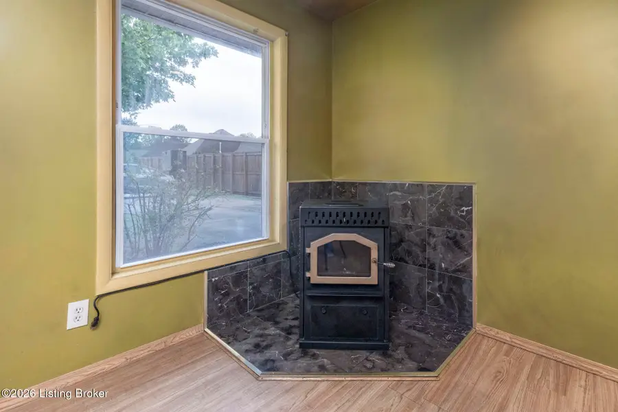 9801 Chambers Ct, Jeffersontown, KY 40299 - #3